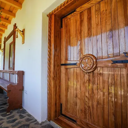 Casa Morosanului Guest house