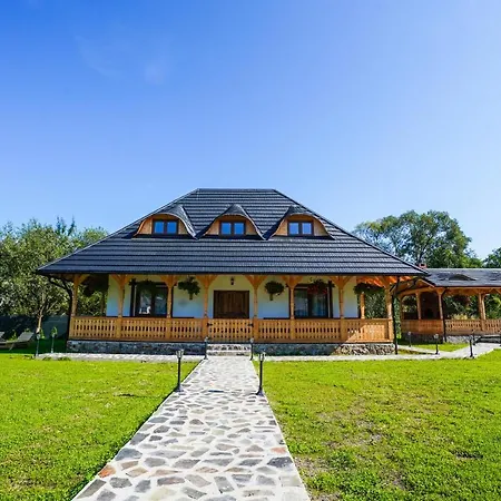 Casa Morosanului Guest house