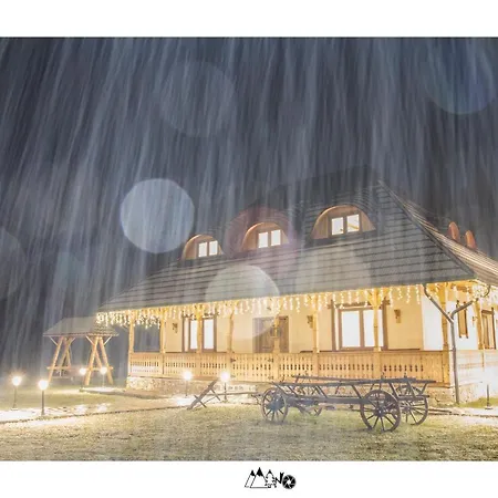 Casa Morosanului Guest house